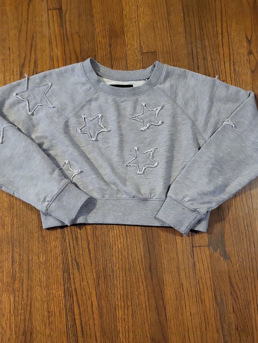 Katie J NYC Light Gray Star Appliqué Cropped Sweatshirt